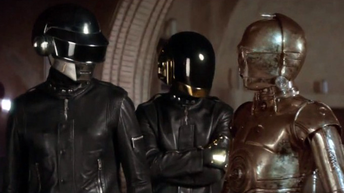 Les Daft Punk avec leur pote droïde C-3PO