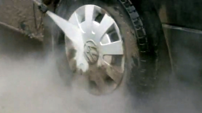 Les utilitaires Volkswagen savent même rouler dans la boue