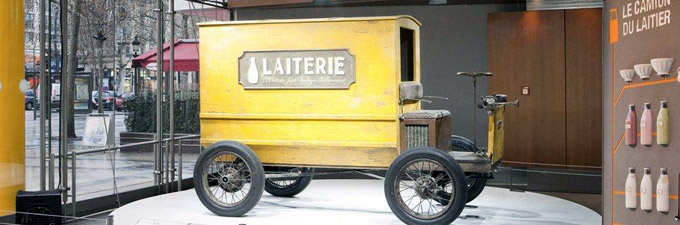 Le camion du laitier de Boulogne Billancourt de la pub Renault, construit en 1900