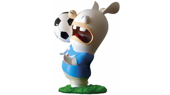 Une des figurines Lapins Crétins commercialisées pour la Coupe du Monde de football