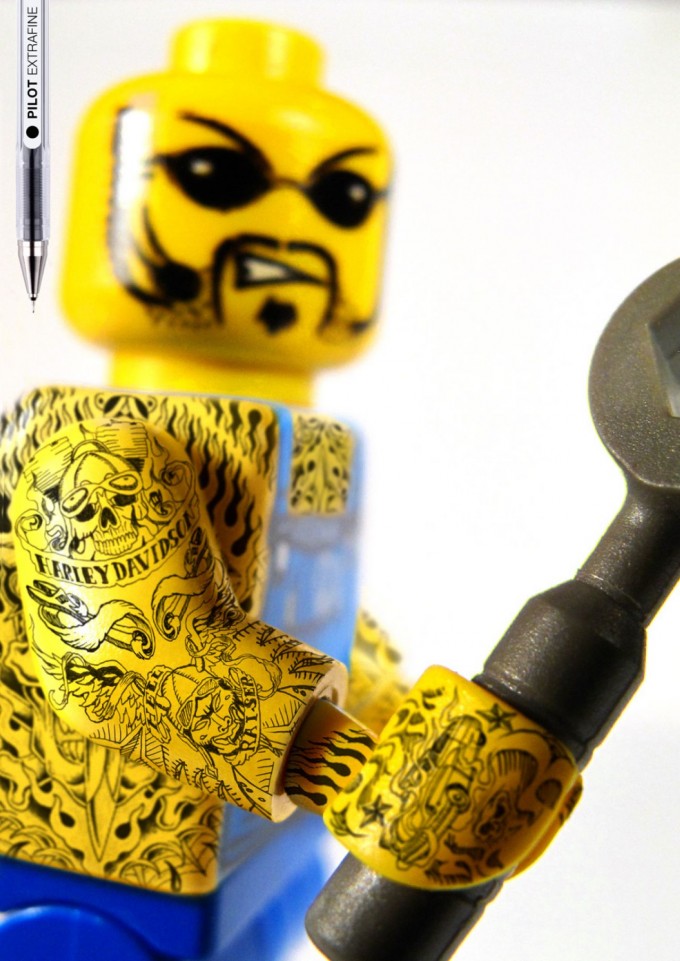 Lego Pilot extra fin : le mécano tatoué