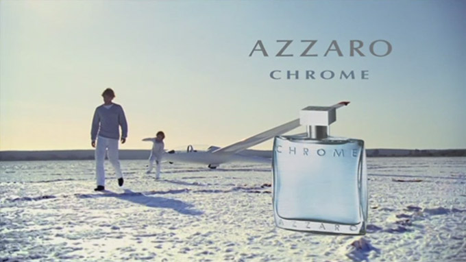 Un papa, un planeur, un gosse et Chrome, le parfum d'Azzaro