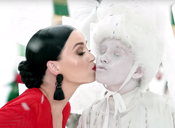 Musique de la pub H&M Noël 2015