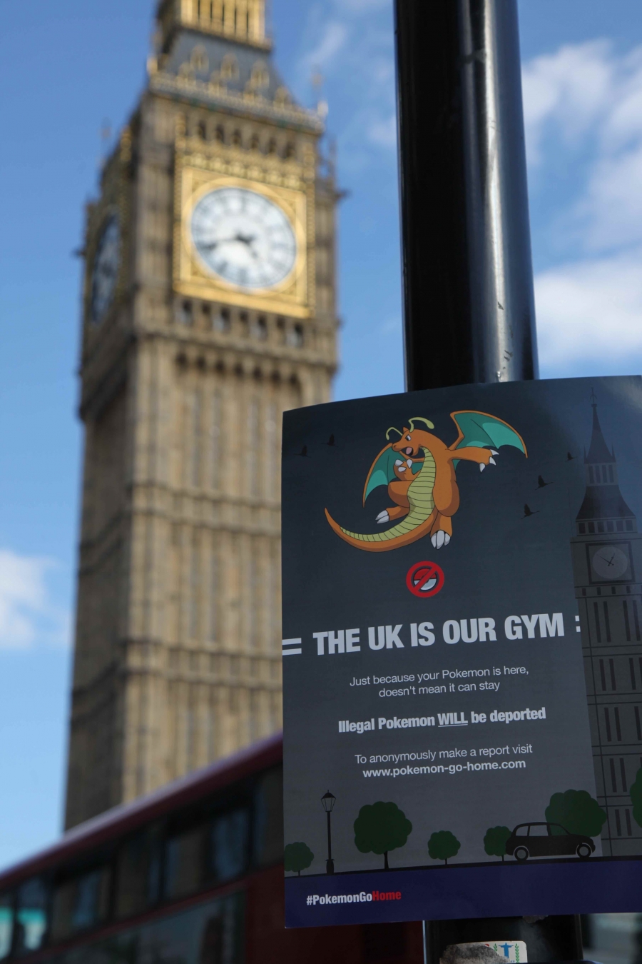 Royaume-Uni : Il fait rapatrier une énorme peluche Pokémon… En avion