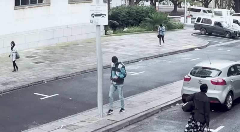 Ces gens qui marchent en envoyant des messages