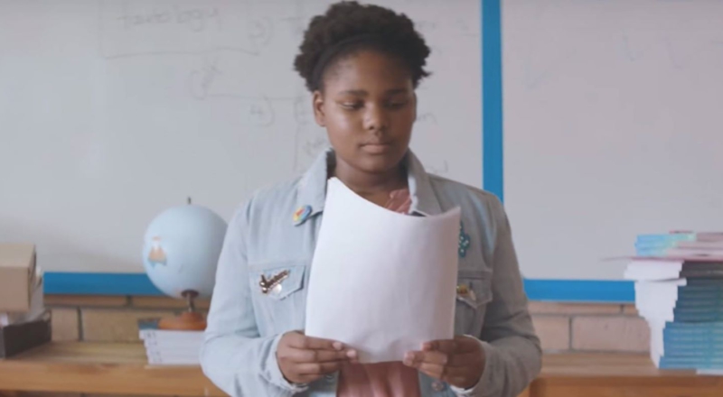 Always soutient les adolescentes qui ont peur de l’échec