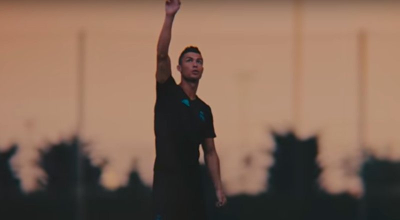 Musique de la pub Fifa 18 d’Electronic Arts 2017