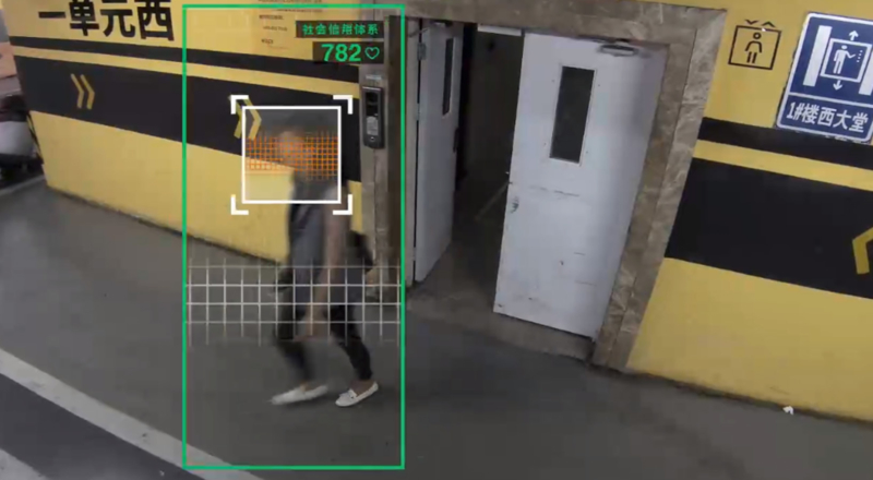 Un spectaculaire « scrollitelling » sur la vidéosurveillance des Chinois avec l’IA