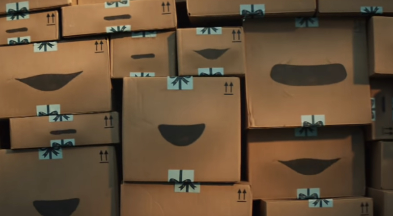 Les colis d’Amazon poussent une nouvelle fois la chansonnette pour Noël