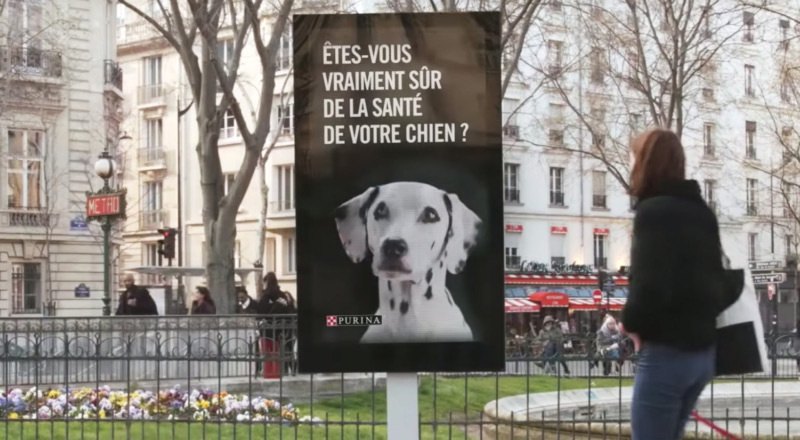 Purina veut que votre chien urine sur ses panneaux publicitaires