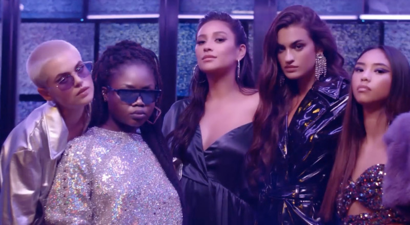 Musique de la pub Cacharel Yes I Am 2020 avec Shay Mitchell