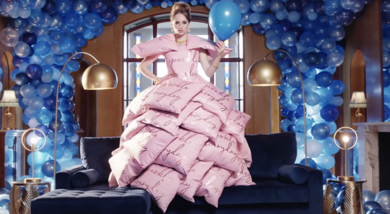 Argos parodie les influenceuses fashion et lifestyle