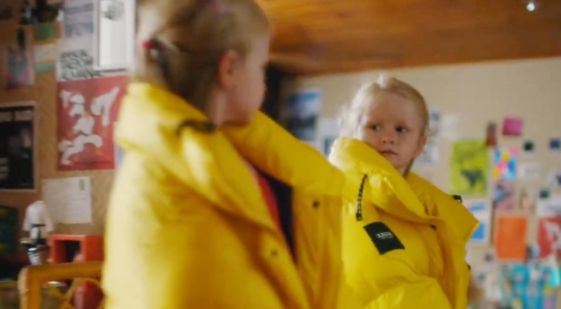 Musique de la pub Aigle 2020 : doudoune jaune