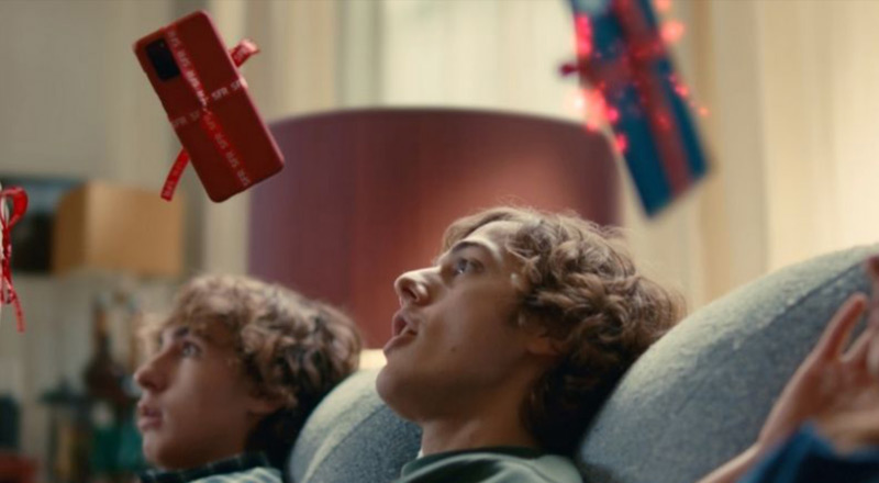 Musique de la pub SFR Fibre Noël 2020 avec Sébastien Loeb