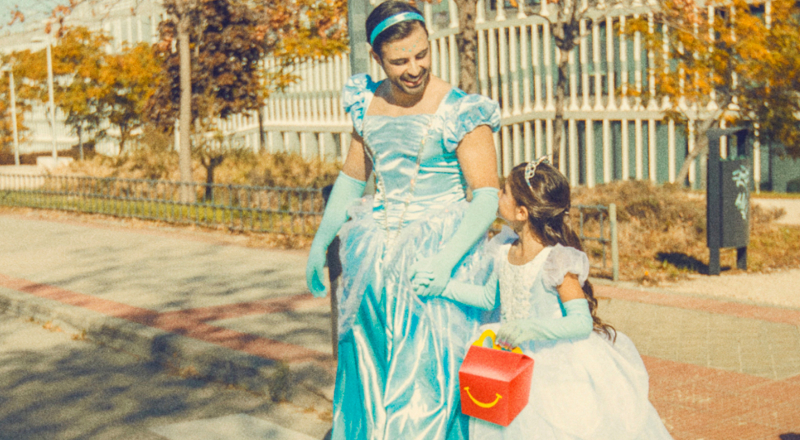 Fête des pères : McDonald’s célèbre les papas qui se déguisent en princesses