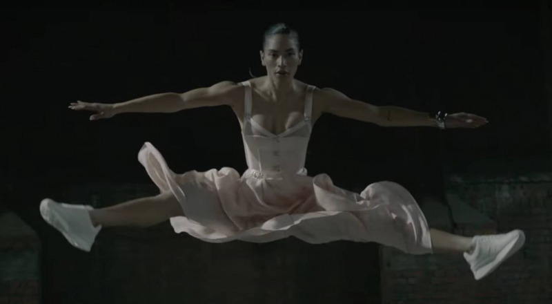 Un film majestueux mêlant danse et sensualité pour Alexander McQueen