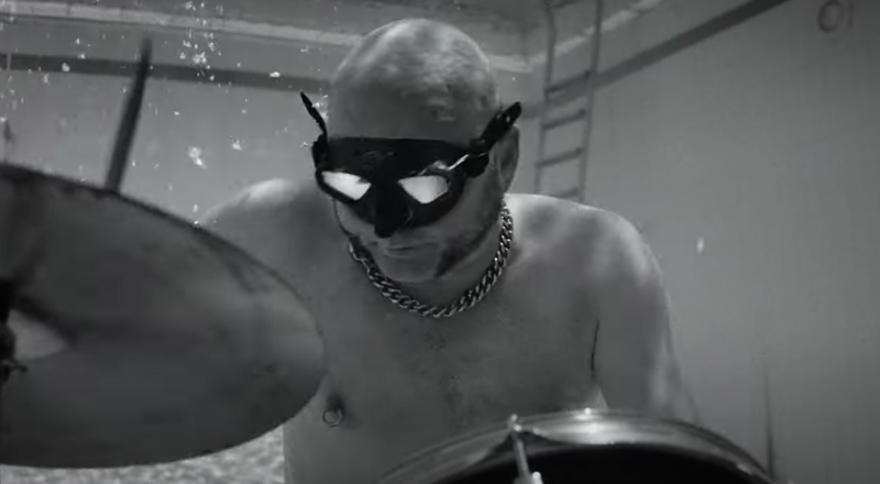 Un concert de heavy metal aquatique pour sensibiliser à la noyade