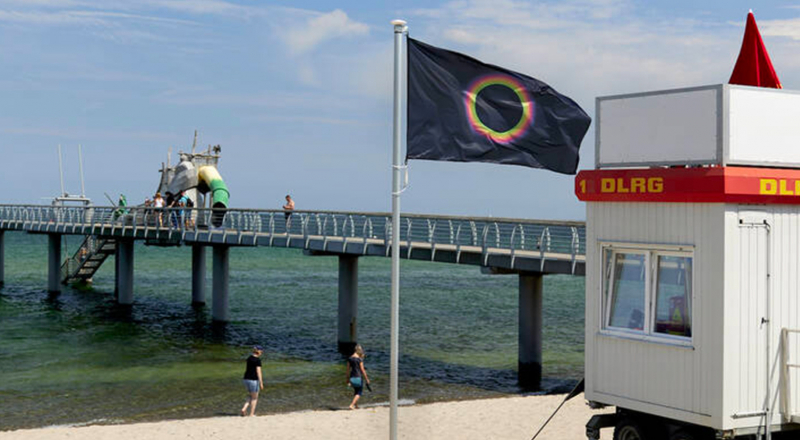 Fuyez si vous voyez ce drapeau sur la plage !