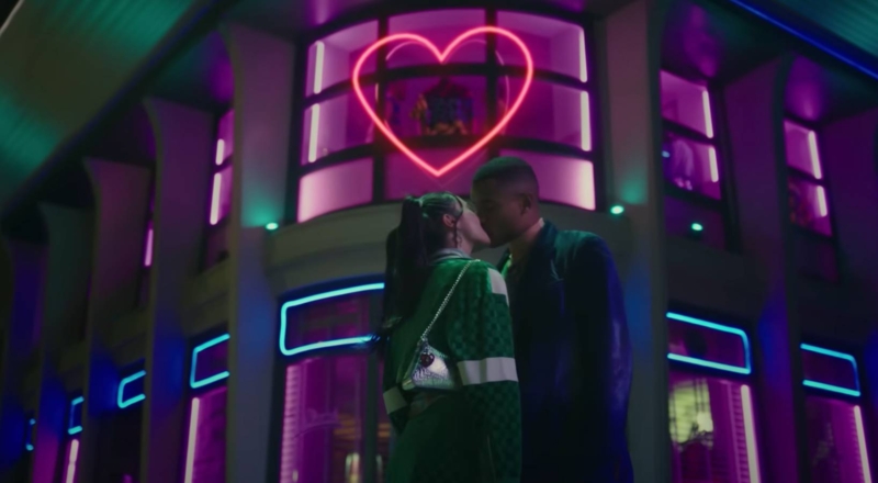 Musique de la pub Tinder 2024 – Tout commence avec un Swipe “Un nouveau nom”