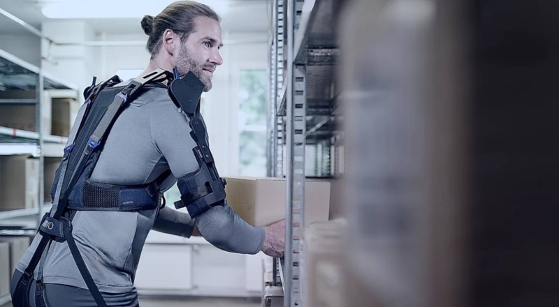 Place des Tendances teste un exosquelette pour s&rsquo;attaquer à la pénibilité au travail