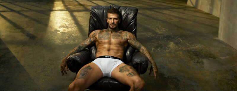 David Beckham se déshabille pour BOSS à la façon d’une pub Calvin Klein