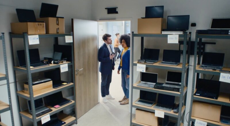 Emmaüs Connect cible les ordinateurs qui dorment dans vos bureaux