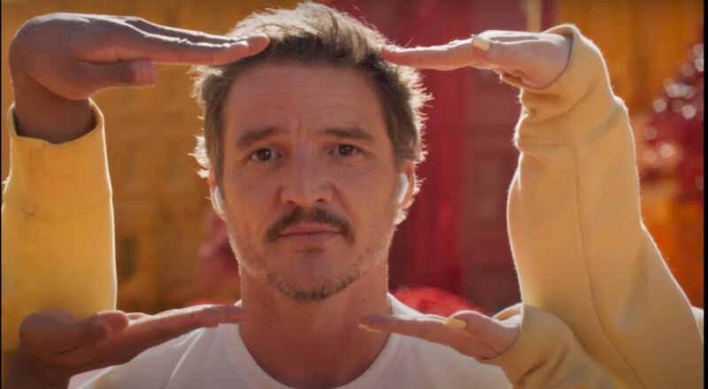 Apple fait danser Pedro Pascal dans une pub signée Spike Jonze