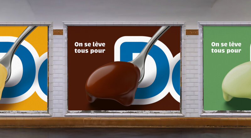 Danette s’affiche sans dire un mot