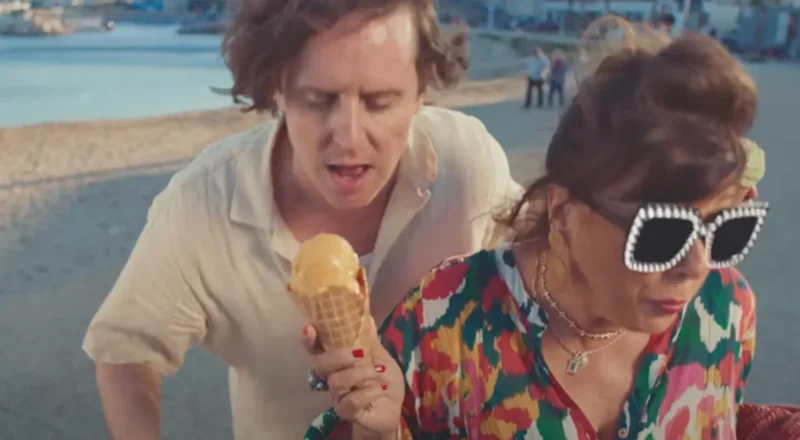 Musique de la pub Kayak 2025