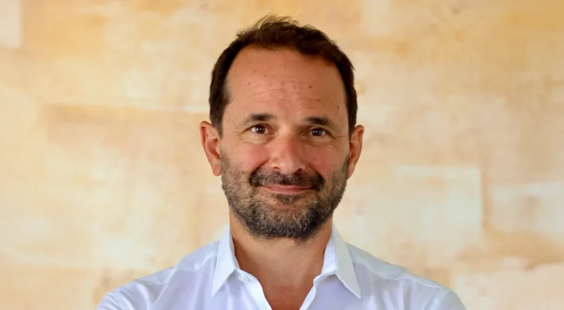 Bonjour multicanal ! Avec le DOOH programmatique, StackAdapt veut en finir avec les silos