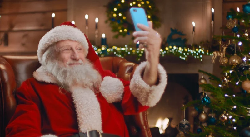 Le Père Noël de Bouygues Telecom revient sur WhatsApp