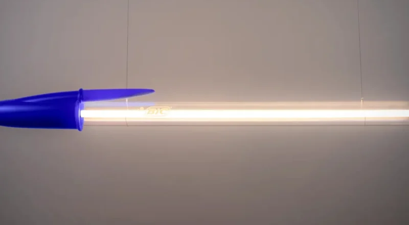 Le stylo Bic fête ses 75 ans avec une lampe XXL