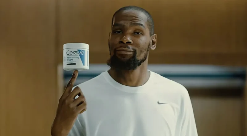 CeraVe transforme les jambes sèches de Kevin Durant en campagne mondiale