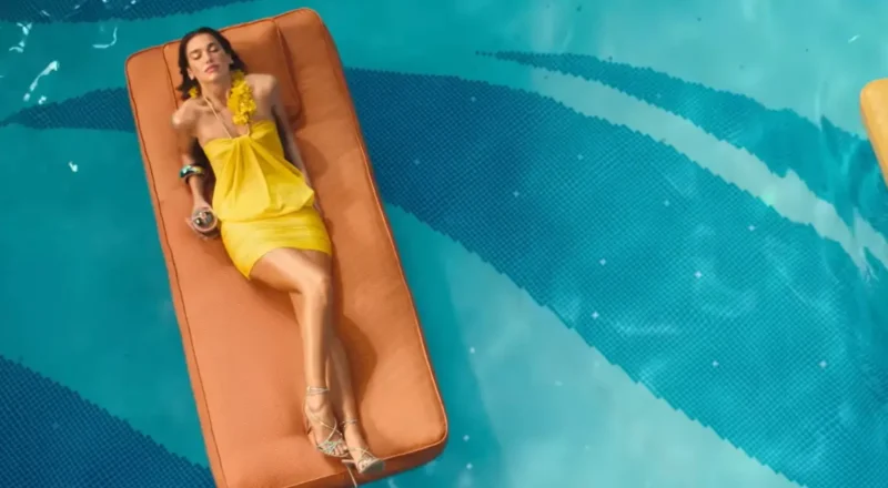 Pour Nespresso, Dua Lipa vole le “what else?” de George Clooney