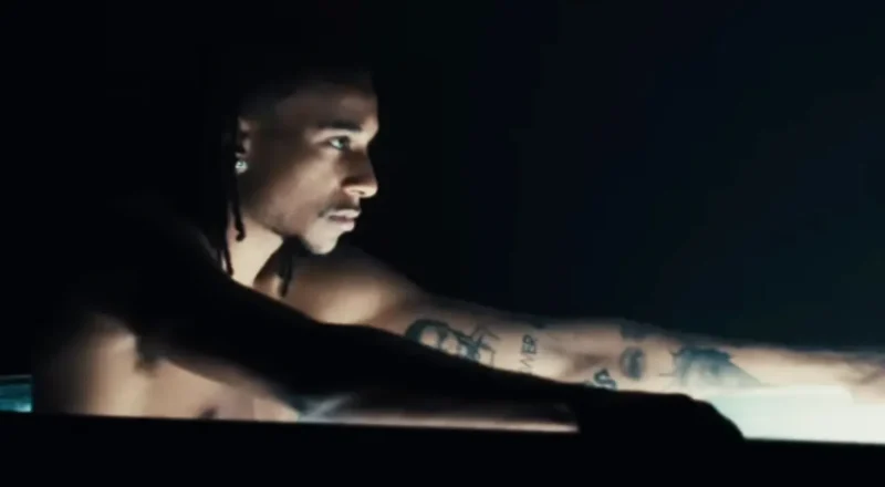 Michael Olise lance son propre film publicitaire — et personne ne sait pourquoi