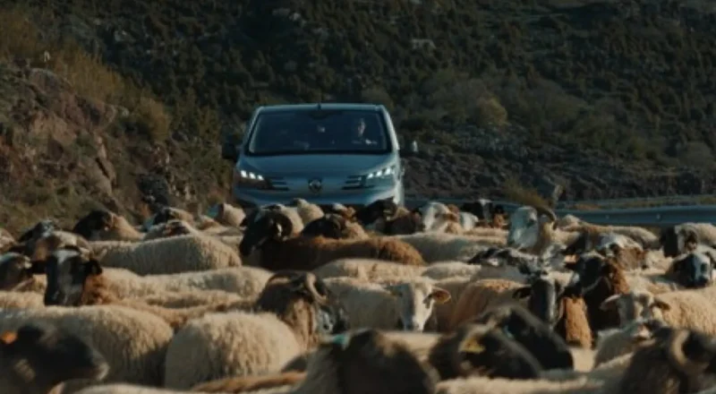 Quelle est la musique de la pub Peugeot utilitaires 2026 ?