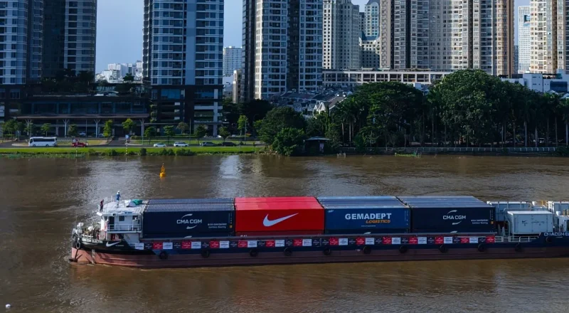 CMA CGM et Nike lancent une barge électrique pour décarboner le transport de marchandises